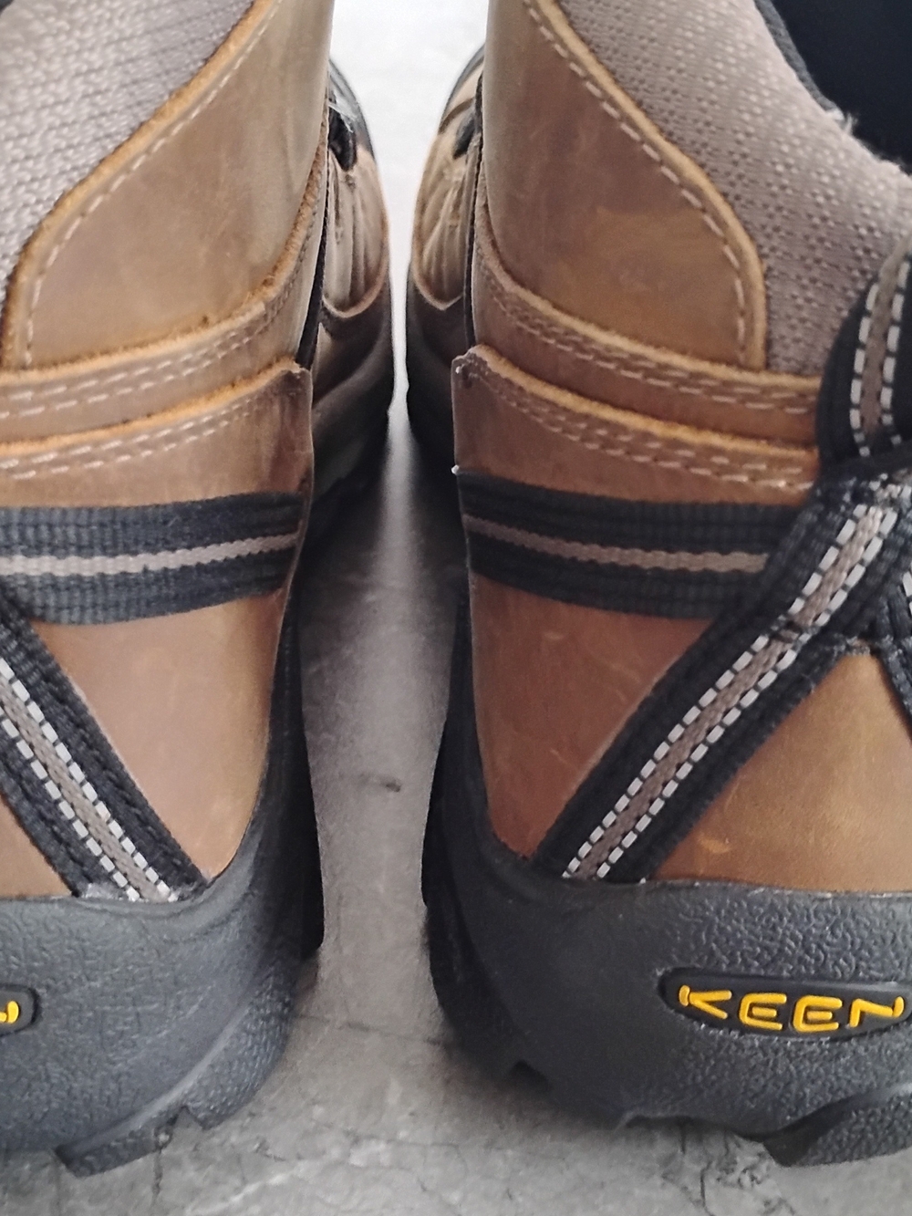 KEEN Men’s 8 Brown Waterproof Hiking Boots - Like New - Free Shipping - Picture 5 of 16